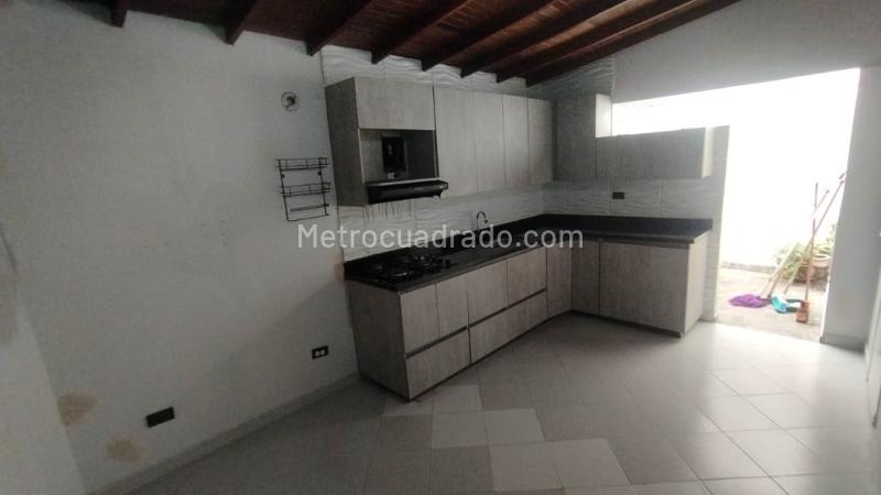 4BR House for Rent in Simn Bolívar (95 m²) - 9