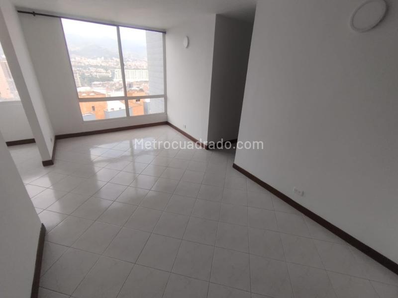 3BR Apartment in Las Palmas with Pool, Study, and Covered Garage - 2
