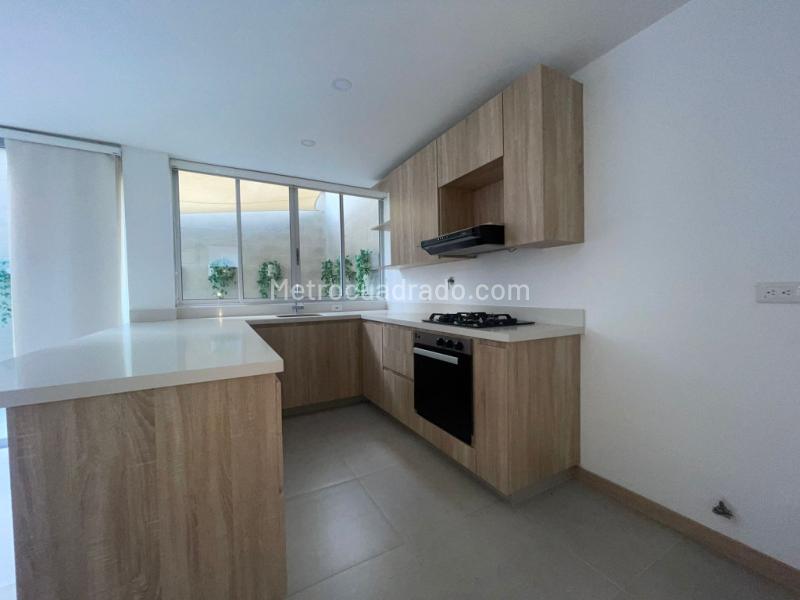 Elegant 3BR House for Rent in Gualanday - 2