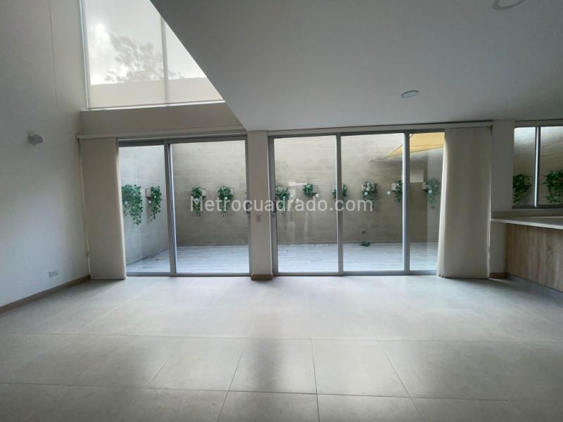 Elegant 3BR House for Rent in Gualanday - 5