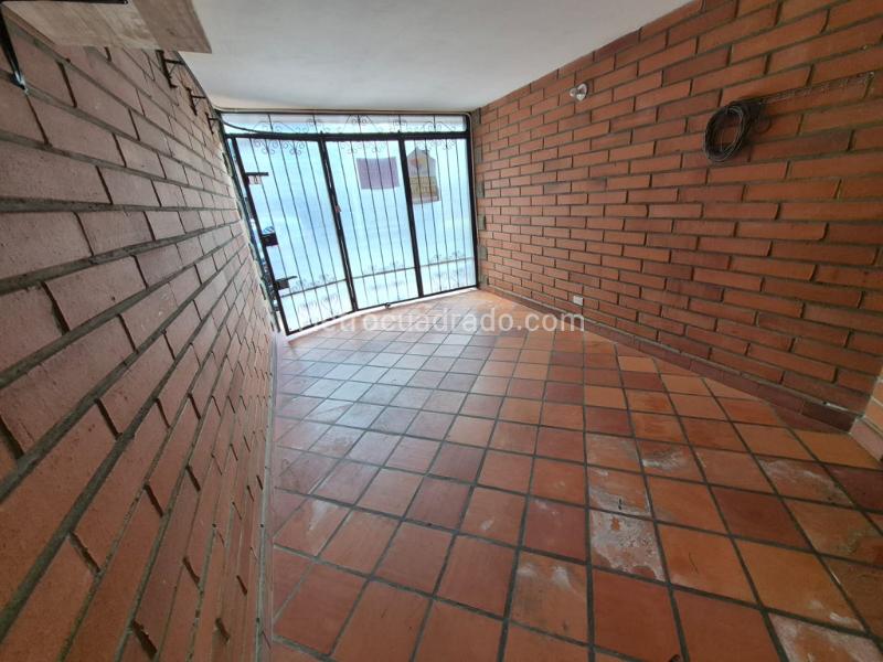 Elegant Duplex House for Rent in Santa Ana - 4