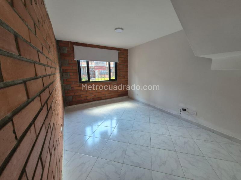 Elegant Duplex House for Rent in Santa Ana - 5