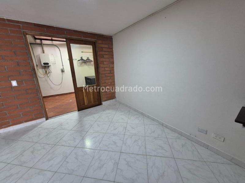Elegant Duplex House for Rent in Santa Ana - 7