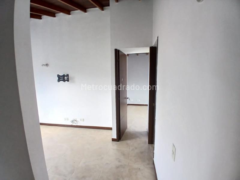 Charming Duplex 3BR Apartment in Cumbres - 2