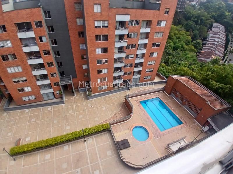 Charming Duplex 3BR Apartment in Cumbres - 4
