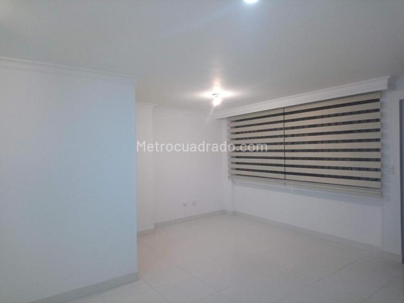 Elegant 4BR Apartment with Study in Belen La Palma - 5