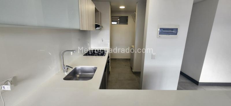 Apartamento de 2 Alcobas con 3 Baños en El Poblado - 2
