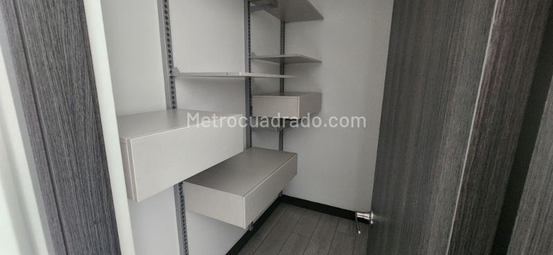 Apartamento de 2 Alcobas con 3 Baños en El Poblado - 8