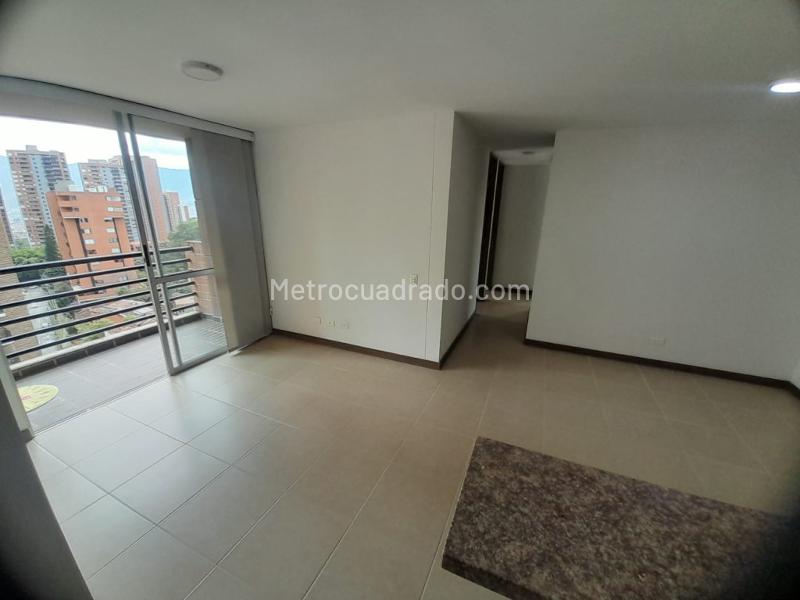 Moderno Apartamento de 3 Habitaciones con Balcón en Suramérica - 7