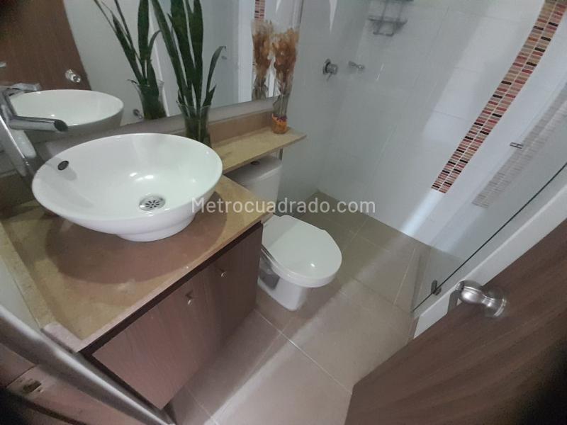 Moderno Apartamento de 3 Habitaciones con Balcón en Suramérica - 8