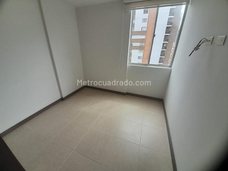 Moderno Apartamento de 3 Habitaciones con Balcón en Suramérica - 9