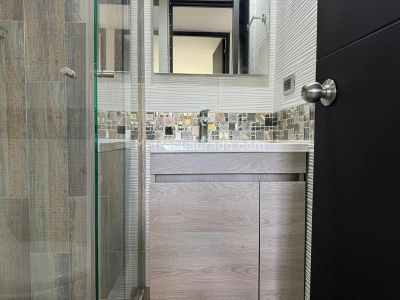 Apartamento moderno de 3 habitaciones con balcón en La Paz - 2