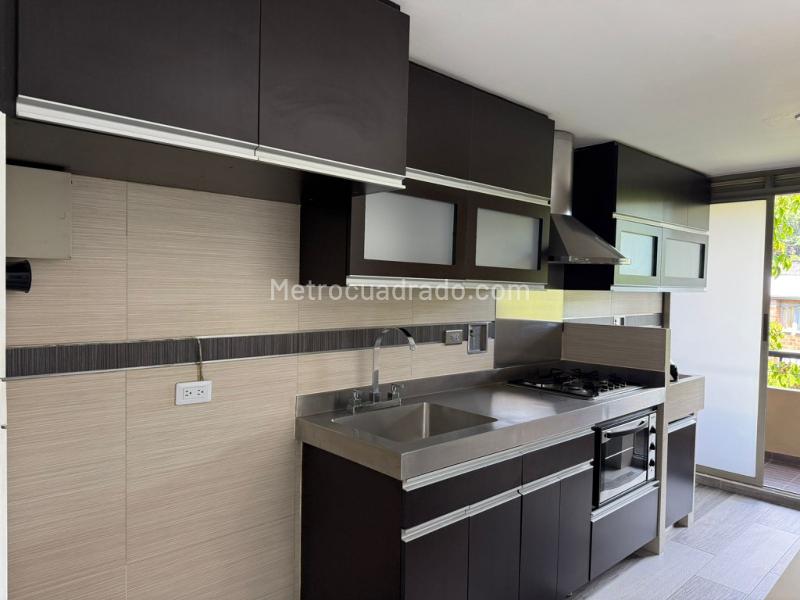 Apartamento moderno de 3 habitaciones con balcón en La Paz - 5