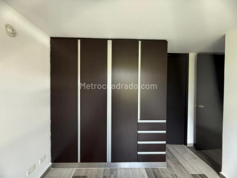 Apartamento moderno de 3 habitaciones con balcón en La Paz - 6