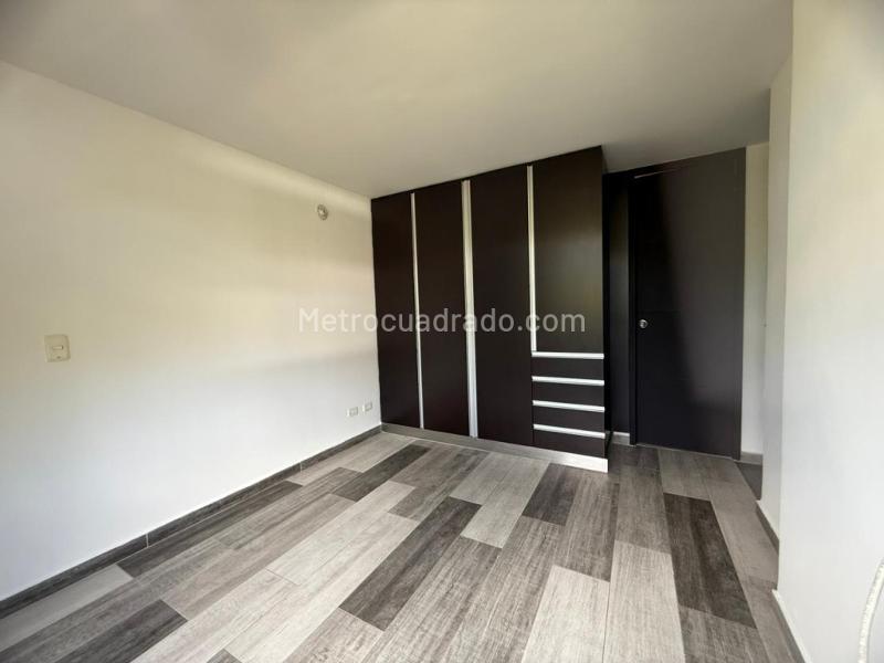 Apartamento moderno de 3 habitaciones con balcón en La Paz - 7