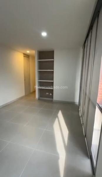 Apartamento en arriendo con 3 alcobas en Prados de Sabaneta - 2