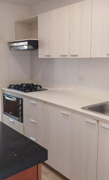 Apartamento en arriendo con 3 alcobas en Prados de Sabaneta - 5