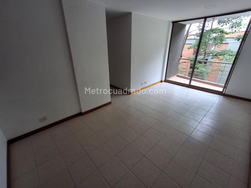 3BR Apartment in Los Naranjos (65 m²) - 3