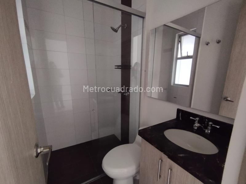 Elegante apartamento de 3 habitaciones con amenidades en Suramérica