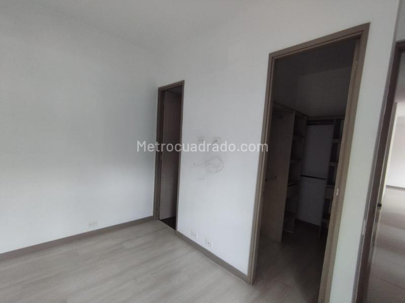 Elegante apartamento de 3 habitaciones con amenidades en Suramérica - 2