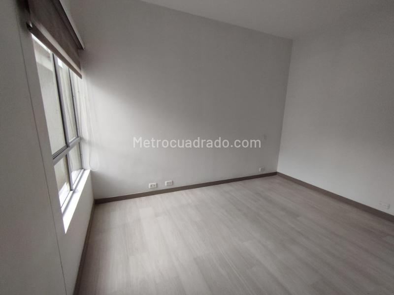 Elegante apartamento de 3 habitaciones con amenidades en Suramérica - 4