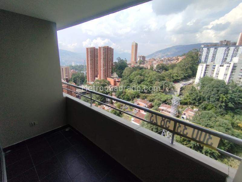 2BR Apartment for Rent in Las Palmas with Balcony - 8