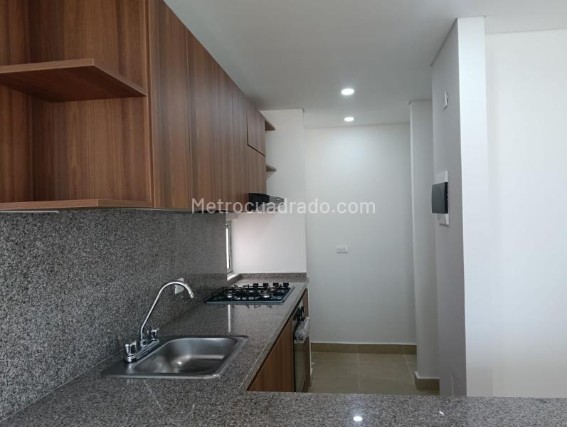 Elegante Apartamento de 2 Habitaciones y 2 Baños en San Antonio - 4