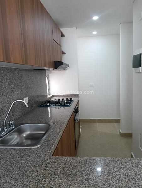 Elegante Apartamento de 2 Habitaciones y 2 Baños en San Antonio - 5