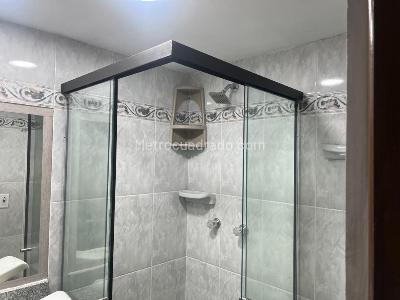 Casa de 5 alcobas en venta en Laureles, Medellín, 214 m² · foto 10 de 20