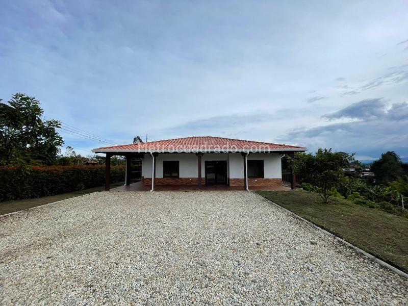 Spectacular Country House for Rent in Santa Bárbara