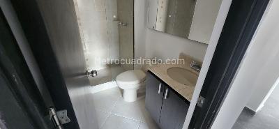 Apartamento de 3 alcobas en arriendo en El Poblado, Medellín, 84 m² · foto 7 de 13