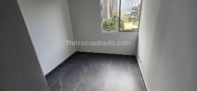Apartamento de 3 alcobas en arriendo en El Poblado, Medellín, 84 m² · foto 8 de 13