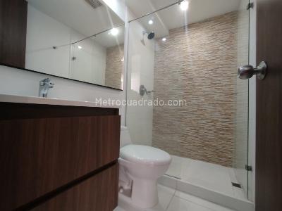 Apartamento de 3 alcobas en venta en Obrero, Bello, 74 m² · foto 7 de 16