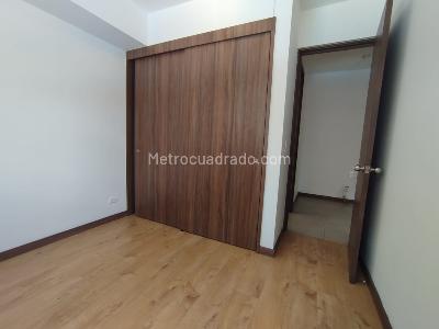 Apartamento de 3 alcobas en venta en Obrero, Bello, 74 m² · foto 8 de 16