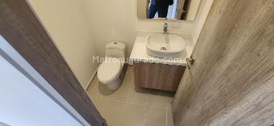 Apartaestudio en arriendo en El Poblado, Medellín, 54 m² · foto 4 de 10