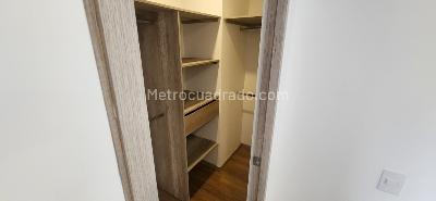 Apartaestudio en arriendo en El Poblado, Medellín, 54 m² · foto 9 de 10