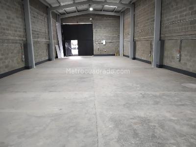 Warehouse for rent in Calle Larga, Sabaneta