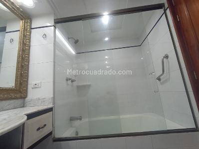 Apartamento de 4 alcobas en venta en Laureles, Medellín, 148 m² · foto 16 de 20