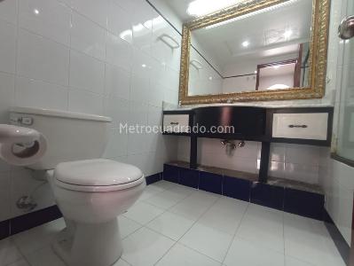 Apartamento de 4 alcobas en venta en Laureles, Medellín, 148 m² · foto 18 de 20