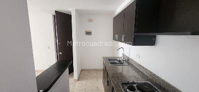 Apartamento de 3 alcobas en arriendo en El Poblado, Medellín, 68 m² · foto 3 de 14