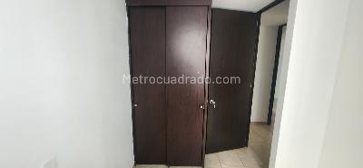 Apartamento de 3 alcobas en arriendo en El Poblado, Medellín, 68 m² · foto 8 de 14