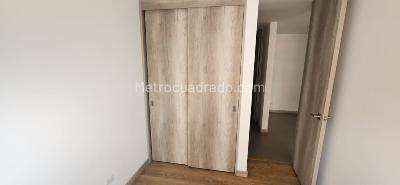 Apartamento de 3 alcobas en arriendo en Villa Carlota, Medellín, 94 m² · foto 9 de 13