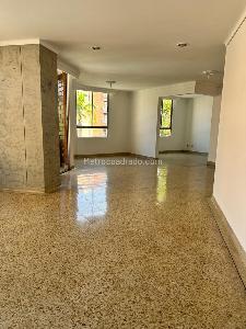 Apartamento de 3 alcobas en venta en Las Acacias, Medellín, 150 m² · foto 3 de 20