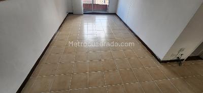 Apartamento de 3 alcobas en arriendo en San Julian, Medellín, 80 m² · foto 2 de 12