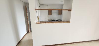 Apartamento de 3 alcobas en arriendo en San Julian, Medellín, 80 m² · foto 3 de 12