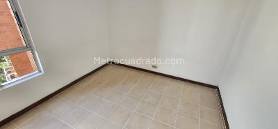 Apartamento de 3 alcobas en arriendo en San Julian, Medellín, 80 m² · foto 9 de 12