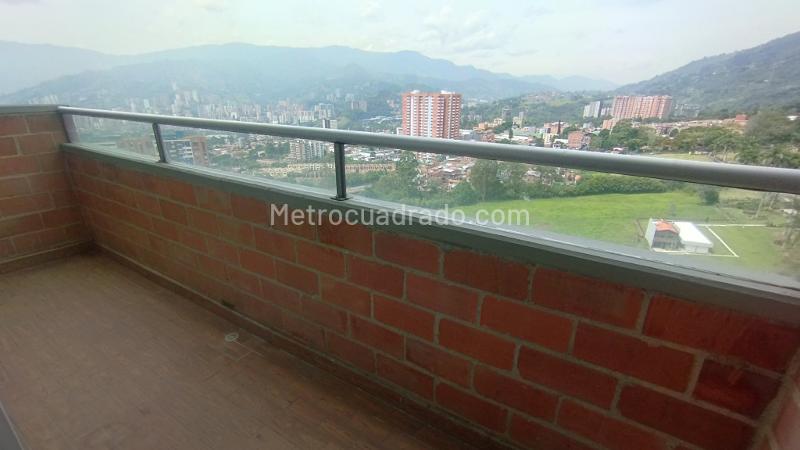 2BR Apartment in La Ferreria (60 m²) - 3
