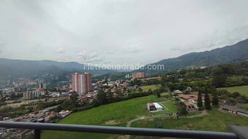 2BR Apartment in La Ferreria (60 m²) - 4