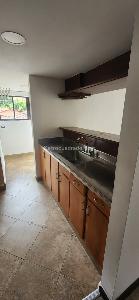 Apartaestudio en arriendo en El Poblado, Medellín, 55 m² · foto 2 de 12