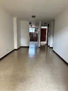Apartaestudio en venta en Laureles, Medellín, 53 m² · foto 3 de 17